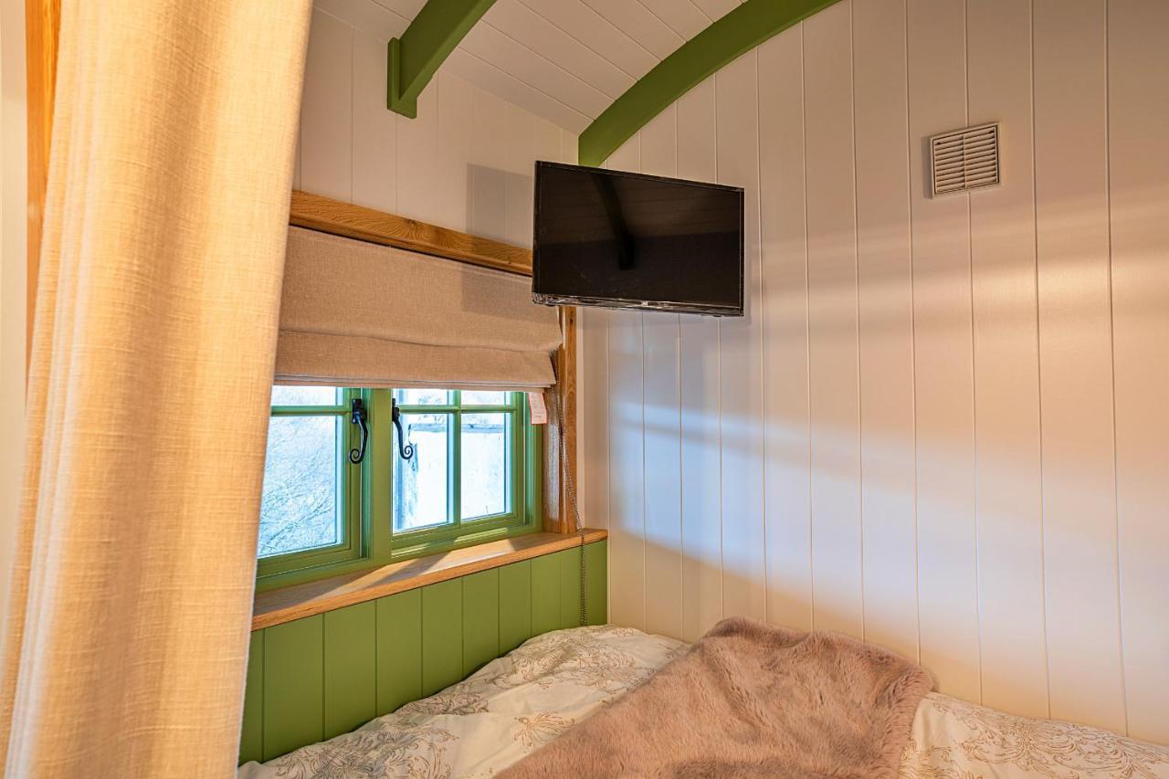 Finest Retreats - The Shepherd'S Hut At Northcombe Farm Beaworthy Esterno foto
